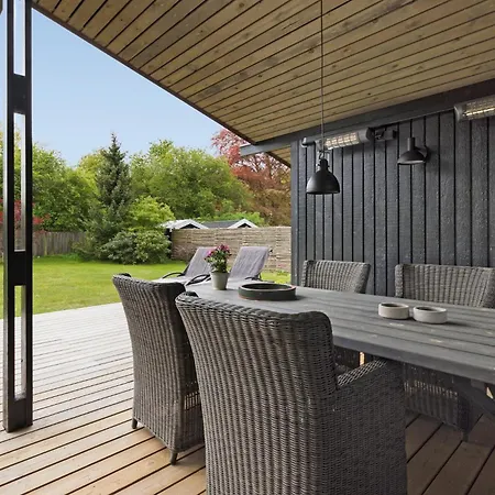 Holiday home Stunning In Jgerspris With Kitchen *